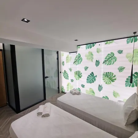 Tirana Room Rentals ホテル *