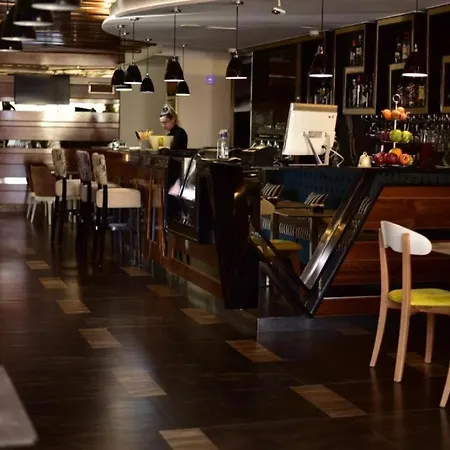 Tirana Room Rentals Hotel *