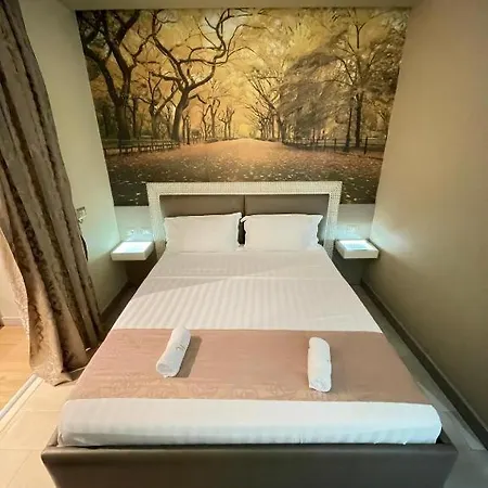 Tirana Room Rentals * تيرانا