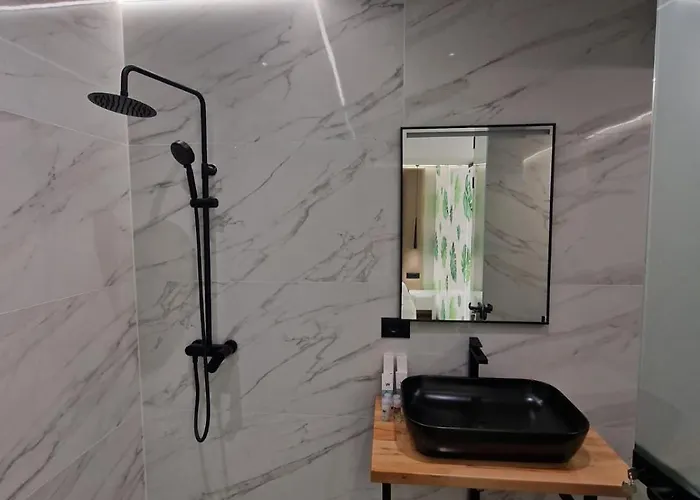 Tirana Room Rentals *