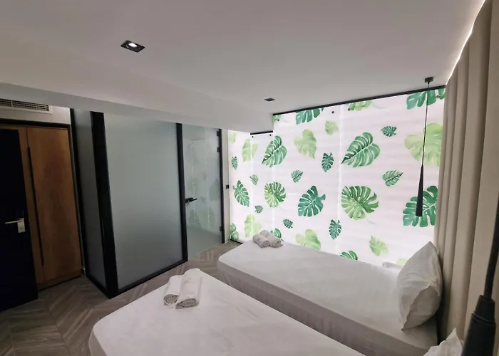 Tirana Room Rentals Hotel *